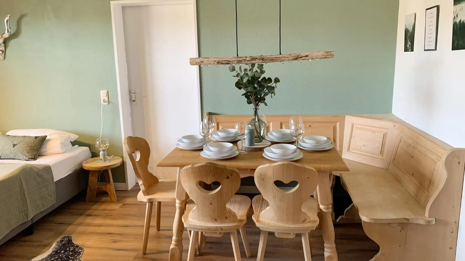 Lindners Hideaways - Bergnest Lodge - Bergblick Fewo 6 Pers Balkon Garten Hund Ski Unterkunft Luftkurort Oberreute Naehe Buchenegger Wasserfaelle Eistobel Bodensee