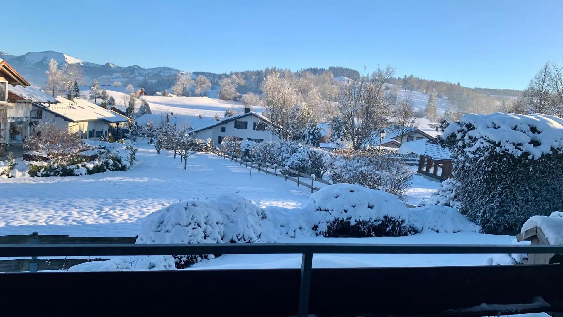 Apartment Lindners Hideaways - Bergnest Lodge - Bergblick Fewo 6 Pers Balkon Garten Hund Ski Unterkunft Luftkurort Oberreute Naehe Buchenegger Wasserfaelle Eistobel Bodensee