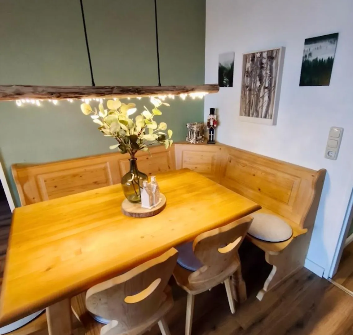 Apartment Lindners Hideaways - Bergnest Lodge - Bergblick Fewo 6 Pers Balkon Garten Hund Ski Unterkunft Luftkurort Oberreute Naehe Buchenegger Wasserfaelle Eistobel Bodensee Germany